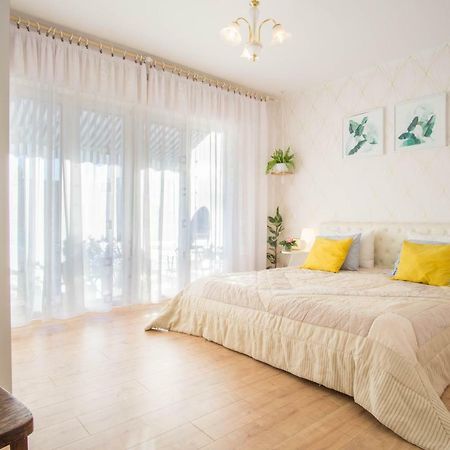 Spacious Apartment By The Sea 8+4 Pula Exterior foto